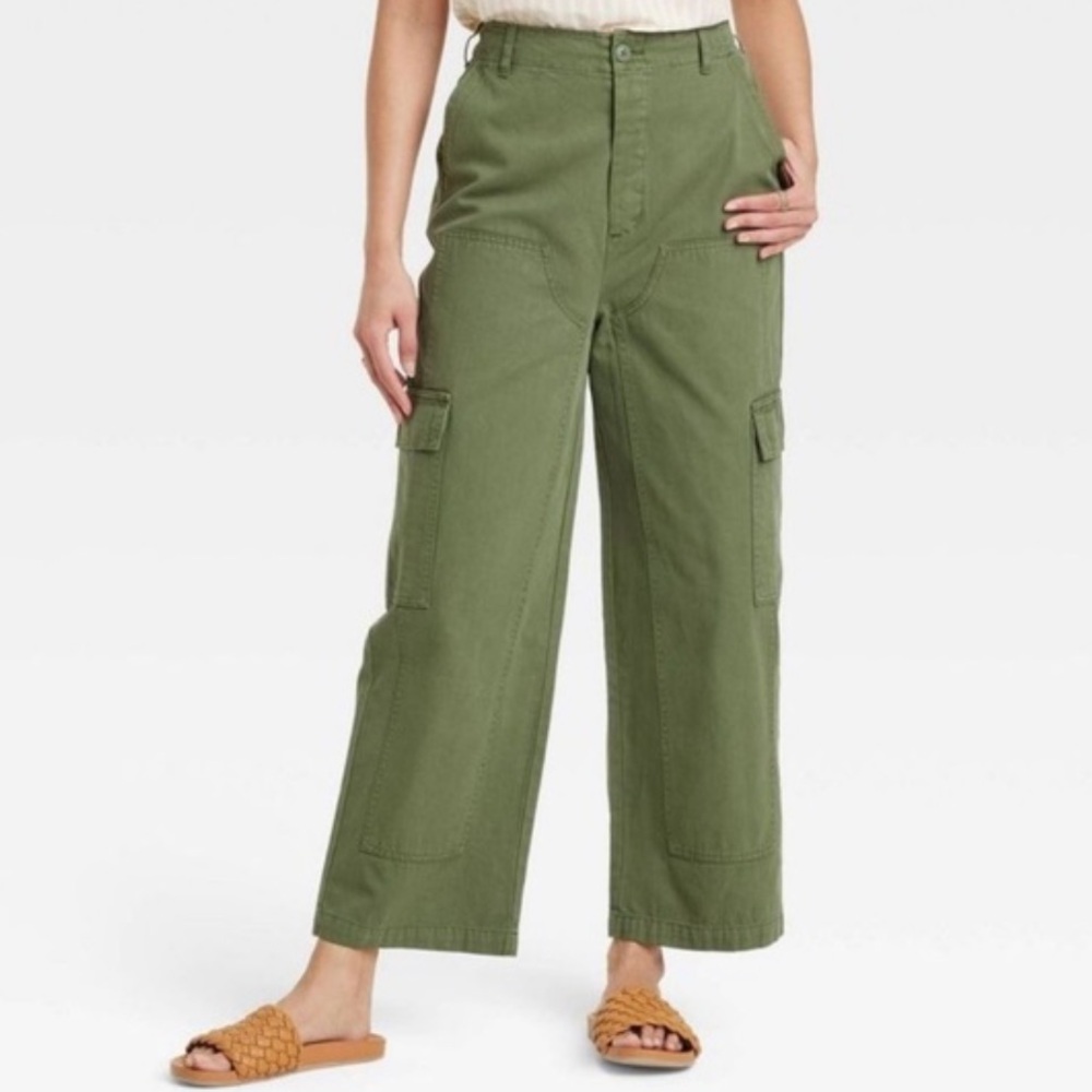 Universal Thread Cropped Cargo Pant
